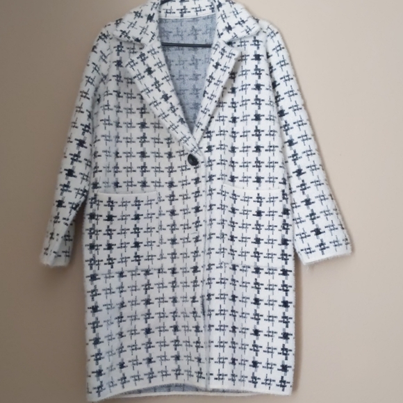 Brand new coat - Picture 1 of 4